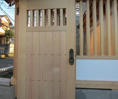 cylinder02c.jpg installing example of traditional Ninja Hardware