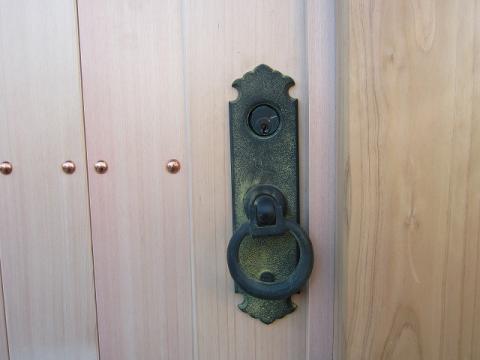 cylinder03.jpg installing example of traditional Ninja Hardware
