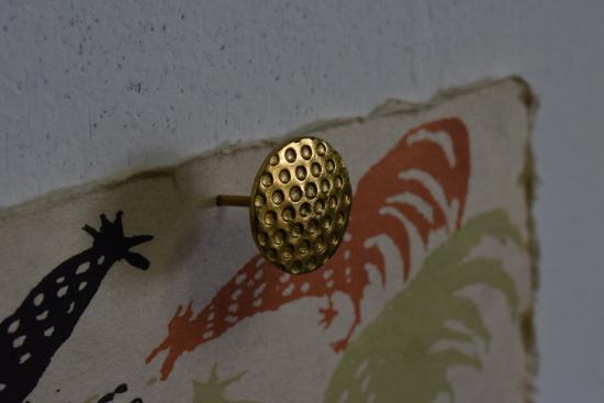 tack_img_03 simple decor tack and nails, installation example - using as a wall tack pin
