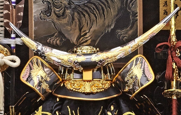 165-701-3 samurai helmet for sale, Masamune Date - Shoryu model, zooming up to crest