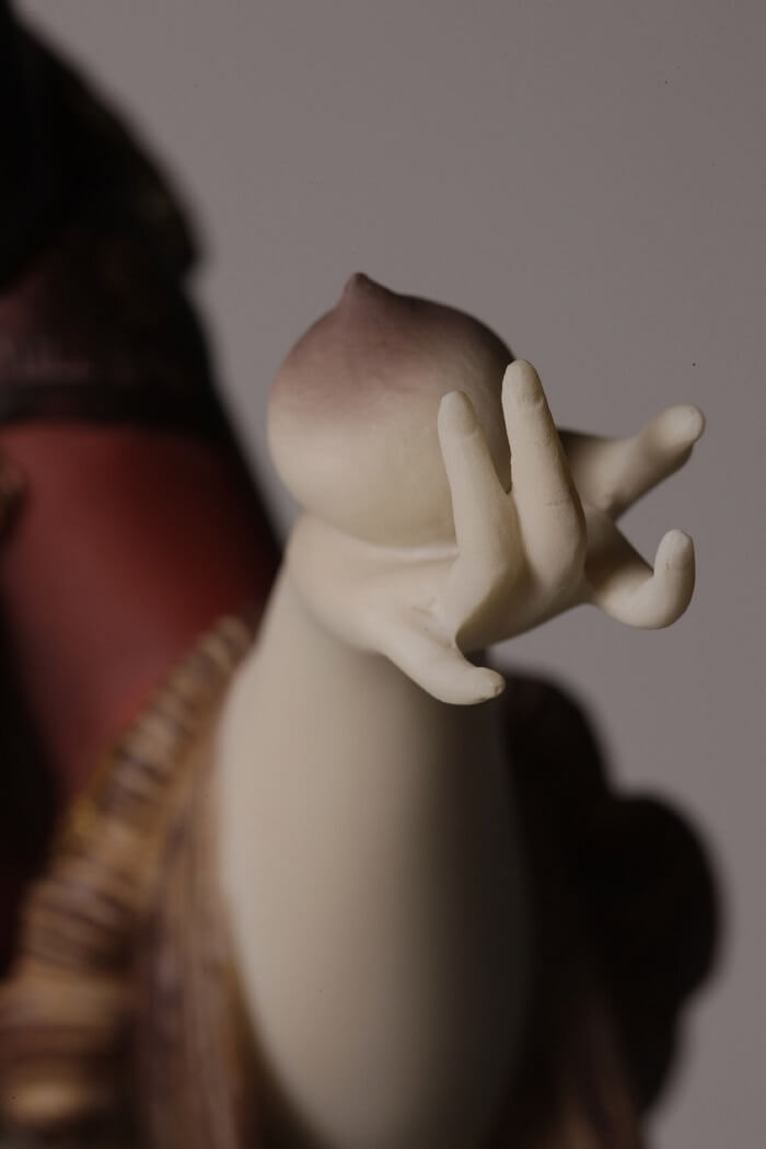 003006-6 Buddha Statue for sale, Kisshoten, zooming up to left hand and treasure stone