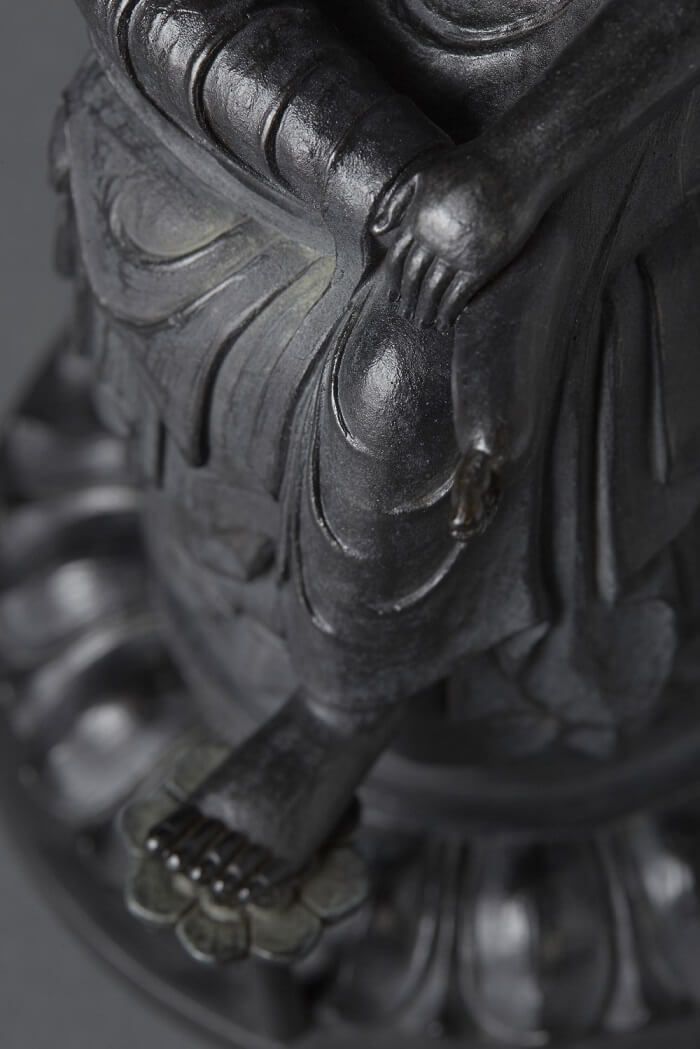 tc3501-7 Buddha Statue for sale, Palm-sized Bosatsu Hanka, details of pedestal and crossing legs