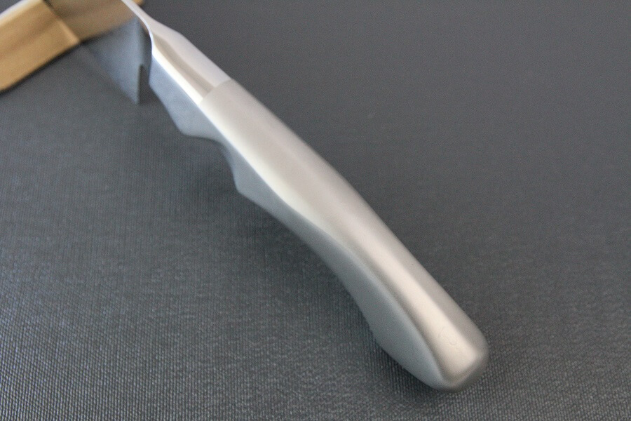 DamMona_Gyuto210_06 Japanese Chef Knife, Damascus Gyuto size M, details of handle top view