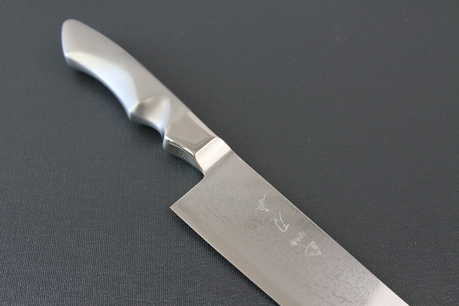 DamMona_Gyuto210_07 Japanese Chef Knife, Damascus Gyuto size M, diagonal front view
