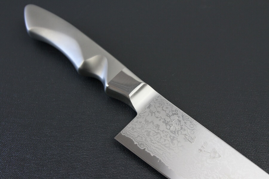 DamMona_Santoku_07 Japanese Chef Knife, Damascus Santoku Multi-purpose, diagonal front view