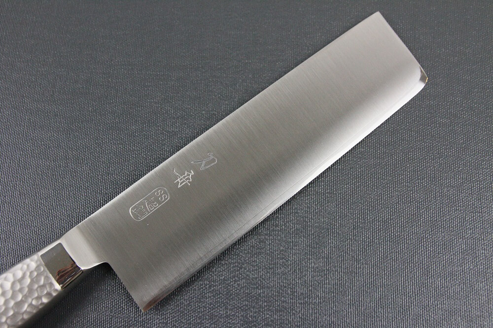 elemon_nakiri_02 Japanese Chef Knife, Elegance Monaka Series, Nakiri vegetable knife 170mm, details of blade front side