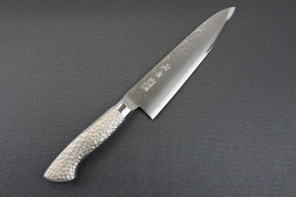 hamfin_gyuto180_01 Japanese Chef Knife, Hammer Finish Series, Gyuto chef knife 180mm, front view