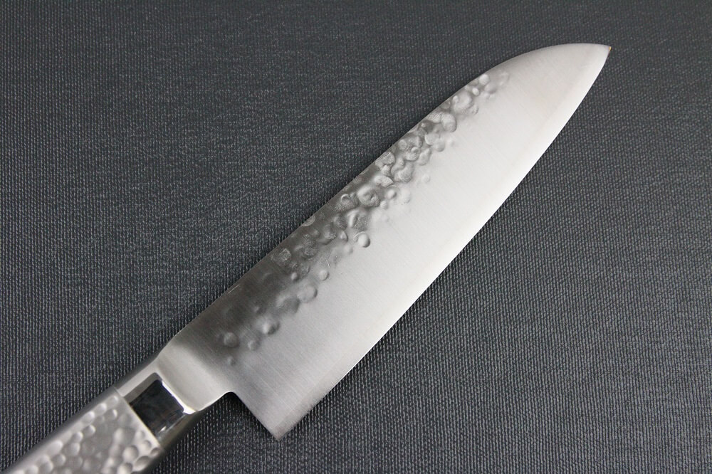 hamfin_santoku150L_04 Japanese Chef Knife, Hammer Finish Series, Santoku multi-purpose knife 150mm left-handed, details of blade backside