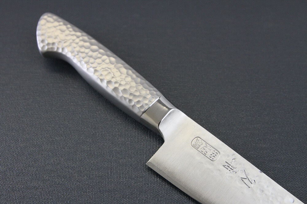 hamfin_santoku150_03 Japanese Chef Knife, Hammer Finish Series, Santoku multi-purpose 150mm, diagonal front view