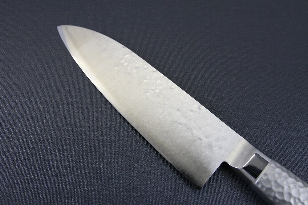 hamfin_santoku165_05 Japanese Chef Knife, Hammer Finish Series, Santoku multi-purpose 165mm, details of blade backside