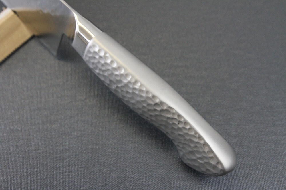 hamfin_santoku165_07 Japanese Chef Knife, Hammer Finish Series, Santoku multi-purpose 165mm, top view of handle