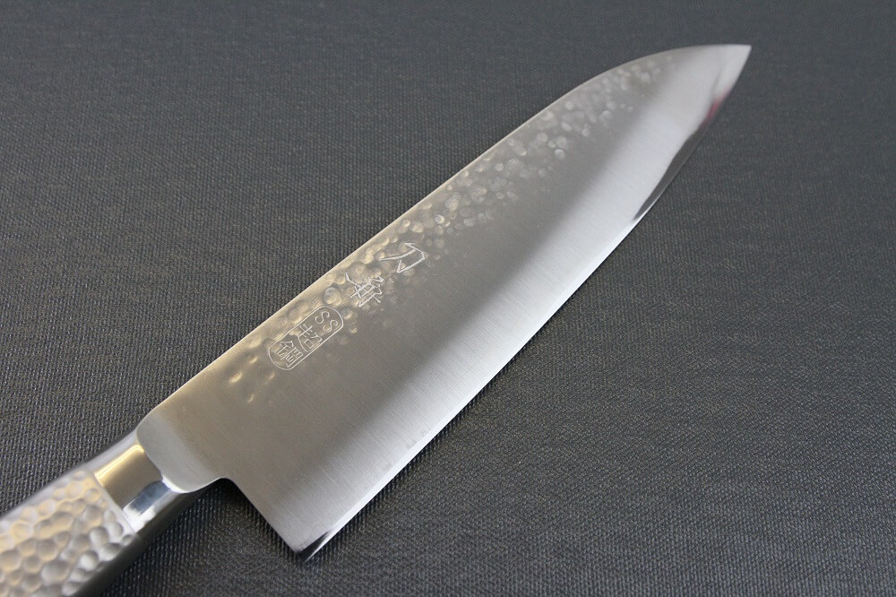 hamfin_santoku180_01 Japanese Chef Knife, Hammer Finish Series, Santoku multi-purpose 180mm, details of blade front