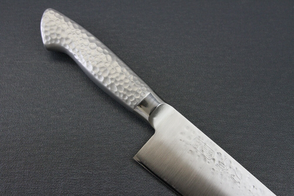hamfin_santoku180_07 Japanese Chef Knife, Hammer Finish Series, Santoku multi-purpose 180mm, diagonal front view