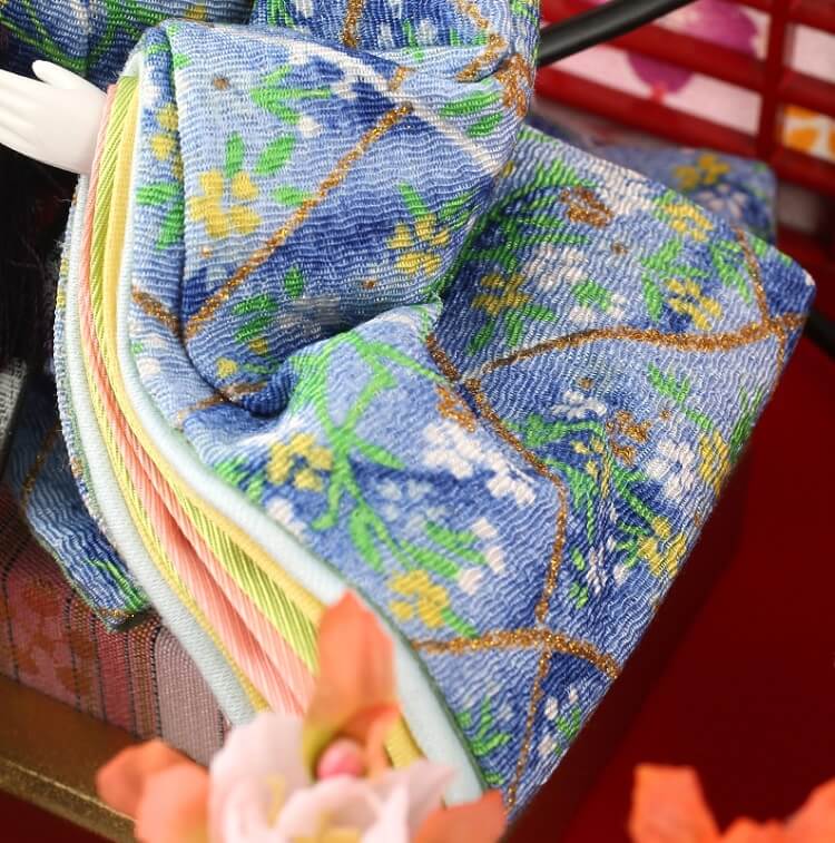 183-247_07 Hina dolls, a Japanese doll, gorgeous pair dolls set Yuna LED, details of Kimono cloth of the emperor doll