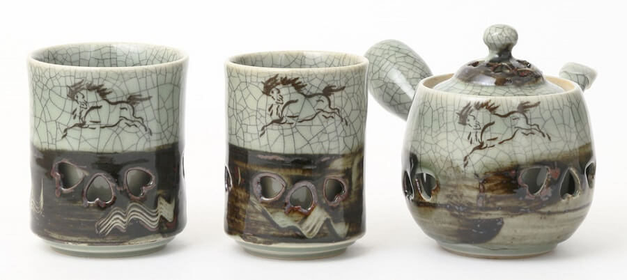 Obori Soma Pottery, a japanese kogei craft, Japanese tea pot and cups
