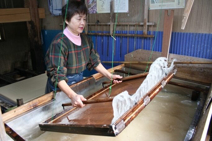 Mino Washi Japanese paper, a Japanese traditional craft, making process "Suki"