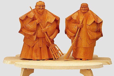 Hida Ichii one-knife carving, a Japanese traditional craft, pair carving object