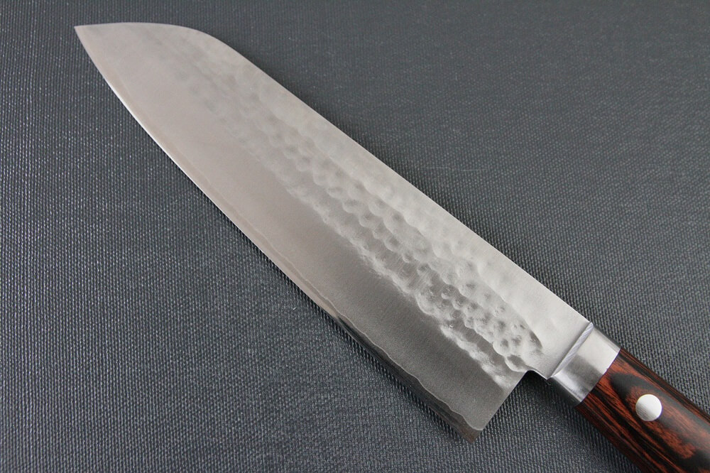 spsantoku_hamfin_maho_IMG_6226 Toshu Santoku multi-purpose Japanese chef's knife, hammered finish blade and mahogany handle, details of blade backside