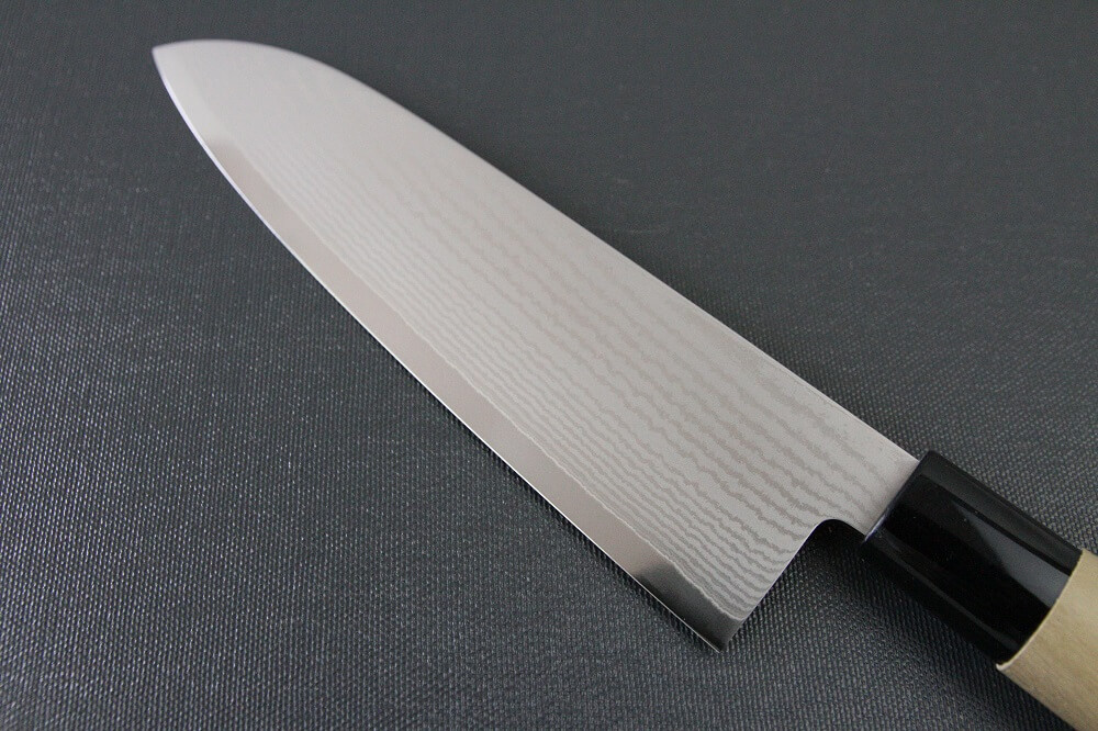 spsantoku_hou_IMG_6197 Toshu Santoku multi-purpose Japanese chef's knife, damascus blade and traditional wood handle, details of blade backside