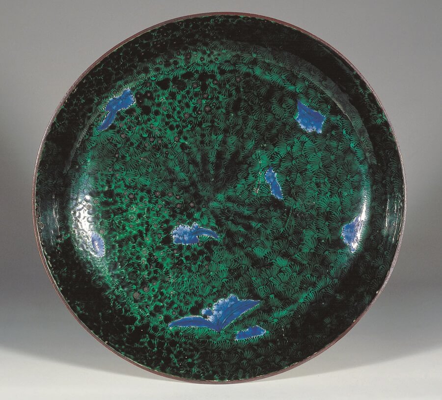 Kutani-Yaki Pottery and Porcelain, a famous Japanese crafts, antique Kutani as a Japanese art